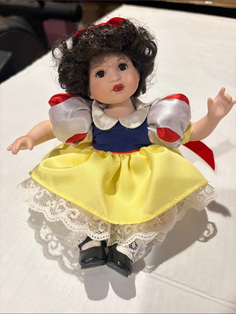 Classic Disney snowwhite porcelain doll